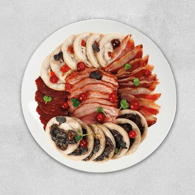 Ассорти национальных деликатесов в 1st Gallery Lounge по цене 1115 ₽