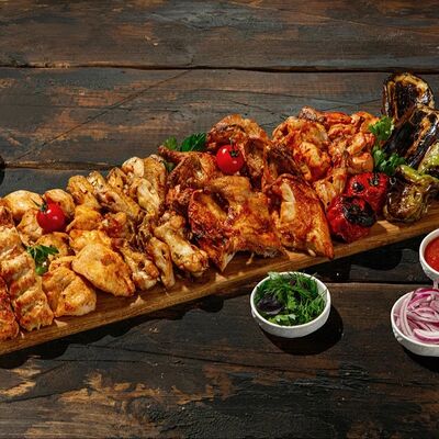 Сет курица с овощами в Шашлык Хаус Grill Premium Combo по цене 8100 ₽