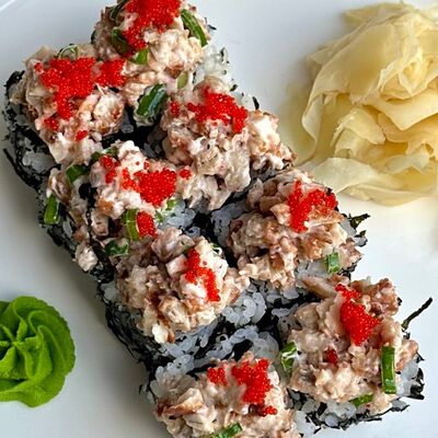 Ролл с угрём и перцем в Crystal по цене 950 ₽