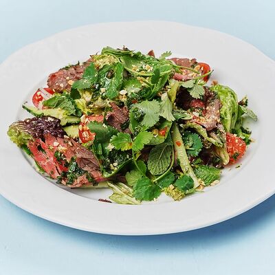 Тайский салат с говядиной в Маймун по цене 890