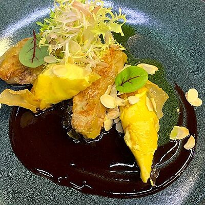 Эскалоп Фуа-Гра с творожными харумаки в Larionov Grill & Bar по цене 2990 ₽