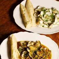 Вонголе в сливочном сыре дорблю с багетомв Луи