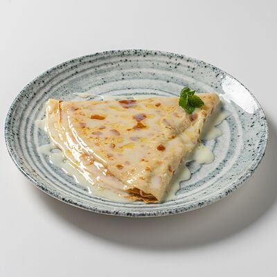 Блин со сгущенным молоком в Миндаль по цене 336 ₽