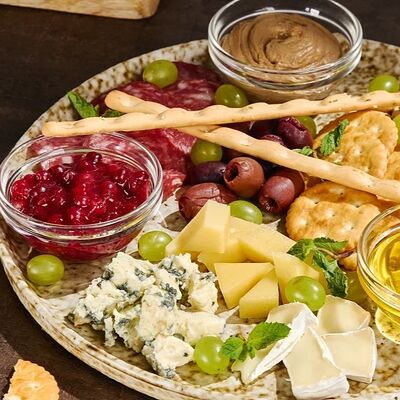 Антипасти Ассорти закусок в Гастробар DOM по цене 940