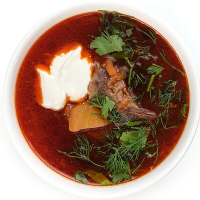 Борщ со сметаной и говядиной в Три жены по цене 135