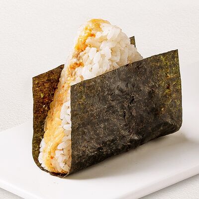 Онигири Лосось в Суши Wok по цене 230 ₽