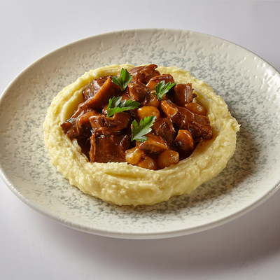 Биф бургиньон в Слоёнка по цене 920 ₽