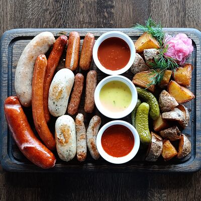 Колбаски на компанию в Кролик и Волк по цене 2200 ₽