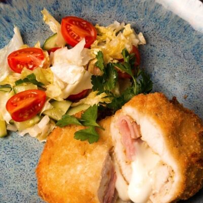 Куриная котлета с ветчиной и сыромв Время Ч по цене 670 ₽