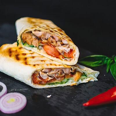 Сувлаки со свининой в лаваше в Вкусно место по цене 450 ₽