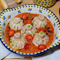 Хинкали из полбяной муки с растительным мясом в Ресторан-сыроварня Брынза