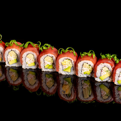Ролл Yo! Туна в Yo! curry & sushi по цене 970 ₽