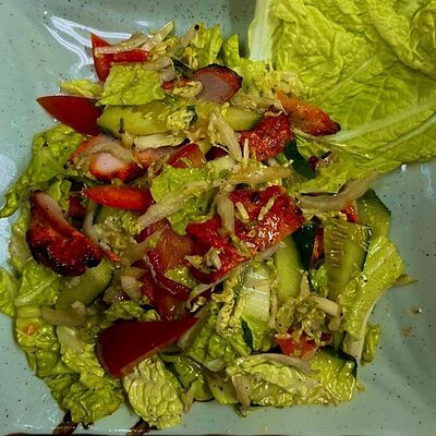 Курица тикка салат в Tandoori Nights по цене 780 ₽
