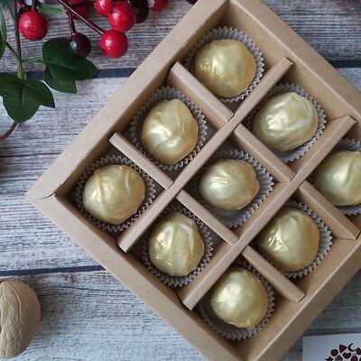 Подарочный набор 9 сырных конфет ручной работы с сыром дорблю в Choco.cake.hand по цене 1150 ₽