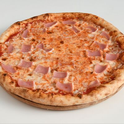 Пицца Ветчинная в ЧиллМил по цене 1010 ₽