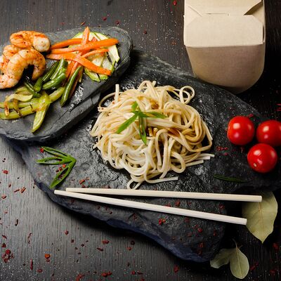 Удон с креветками в Pizzasam по цене 700 ₽