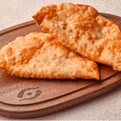 Гора чебуреков со свининой в Хачапури по цене 490 ₽