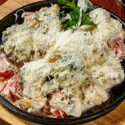 Жаркое из курицы по-домашнему в Моравия по цене 630 ₽