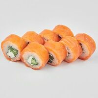 Филадельфия с огурцом в Underground Sushi City