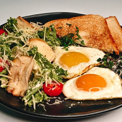 Завтрак Цезарь в Клевая блиновая по цене 435 ₽