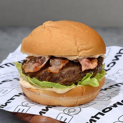 Бургер Внутри Сыренков Ронни бургер-клуб по цене 730 ₽