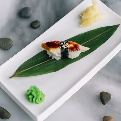 Суши Угорь в НА ЛУНЕ по цене 250 ₽