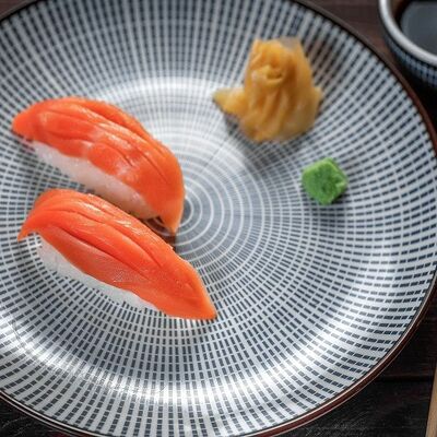 Суши лосось в Эбби Noodles & Sushi Bar по цене 190