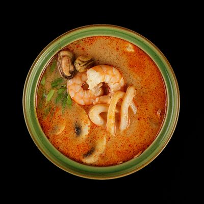 Суп Том ям в Тайхаку по цене 600 ₽