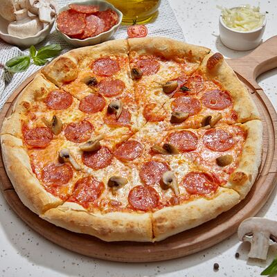 Пицца Тоскана с грибами и салями в Ginza Pizza по цене 990 ₽