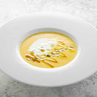 Тыквенный крем-суп с семечками в Нектарин по цене 490 ₽