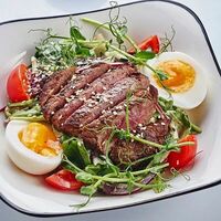 Салат с говядиной в OmNomNom