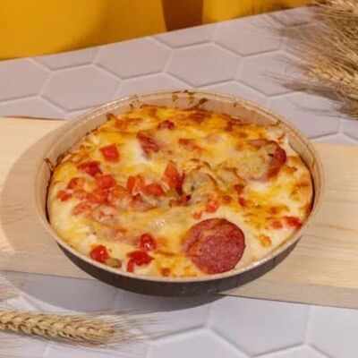 Лепешка Неаполитано с салями в Пекарня Буханка по цене 299 ₽