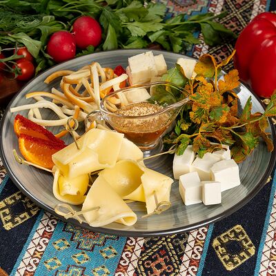 Сырное ассорти в Кафе Сим-Сим по цене 750 ₽