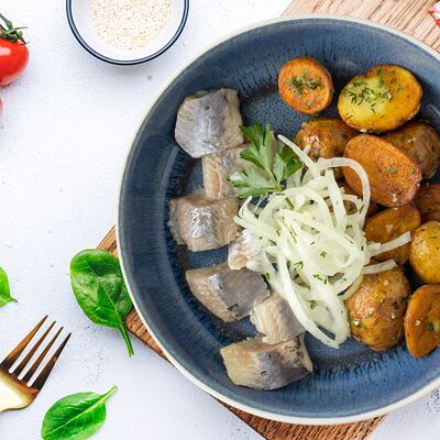 Сельдь с луком и картошкой бейби в Старый Амбар по цене 359 ₽