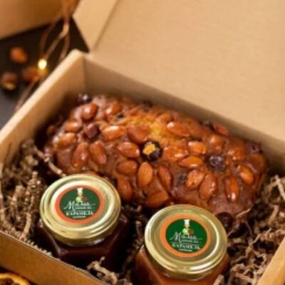 Набор с кексом и карамелью в Мама Испекла по цене 1450 ₽