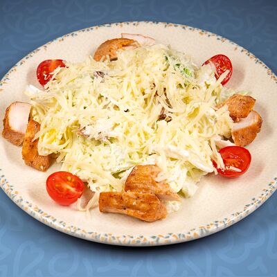 Салат Цезарь с курицей в Чайхана Чорсу по цене 420 ₽