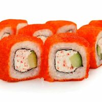 Ролл Калифорния в икре оранж в Miyaki Sushi