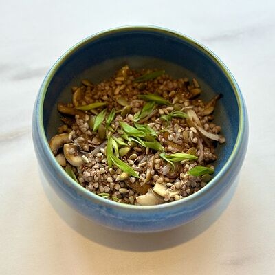 Зеленая гречка с грибами в Блеск по цене 400