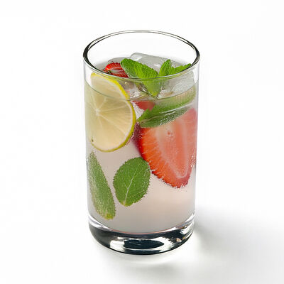 Лимонад Мохито клубничный в Cake bakery по цене 350 ₽