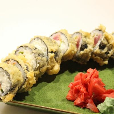 Темпура с лососем и креветками в Каравелла по цене 700 ₽