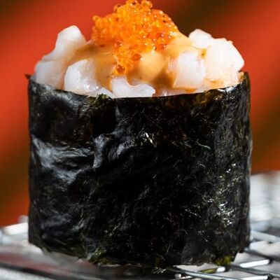 Гункан с креветкой спайси в Godzilla Ramen Sushi Bar по цене 220 ₽