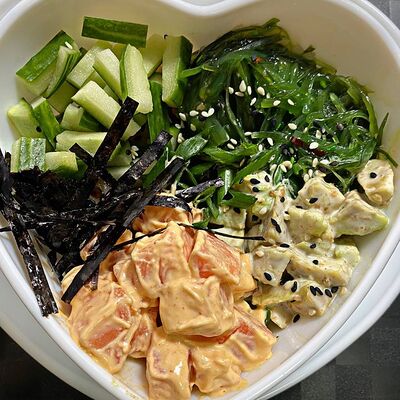 Поке с лососем в Luna по цене 599 ₽