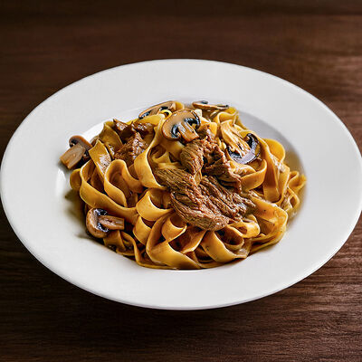Фетучини с телятиной в Арт бульвар по цене 600 ₽