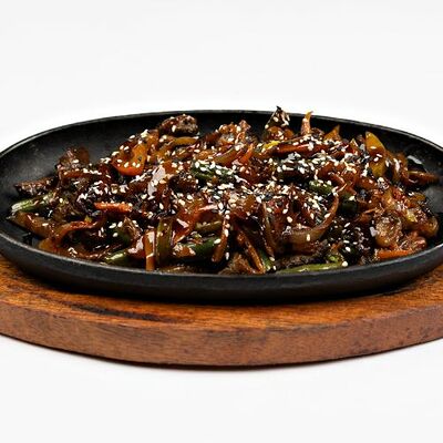 Телятина в тайском стиле в Кафе на развилке по цене 999 ₽