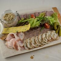 Мясное ассорти в Kontrast Provence