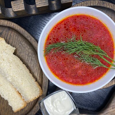 Борщ с мясом по-домашнему в Трактир Погребок по цене 295 ₽