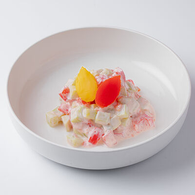 Салат из свежих овощей со сметаной в VASILCHUKI Chaihona №1 по цене 350 ₽