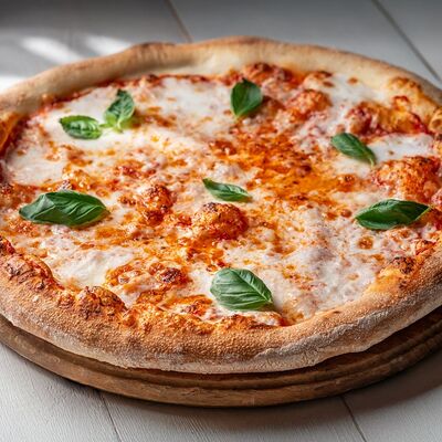 Пицца Маргарита в Густо & Пряно по цене 698 ₽