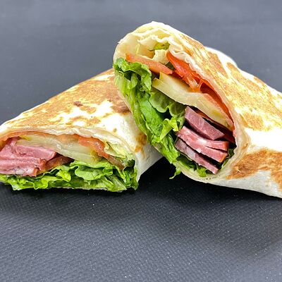 Завертон с охотничьими колбасками в Булка и Мясо по цене 480 ₽