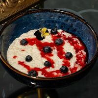 Рисовая каша с гаргонзолой на кокосовом молоке в Resto&bar ХУГО